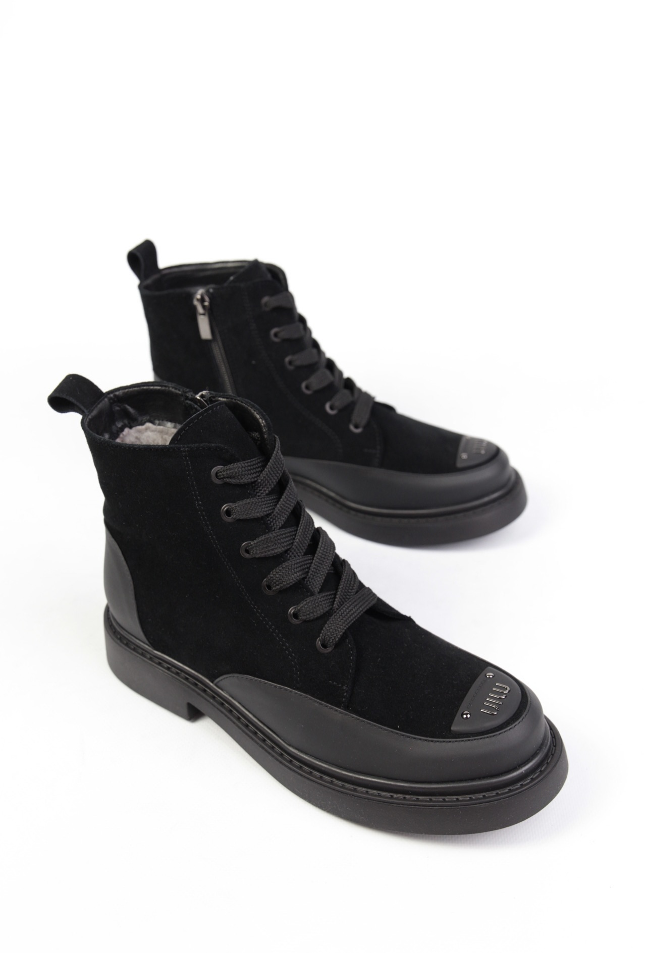 картинка Ботинки замшевые Benito от магазина Pratik