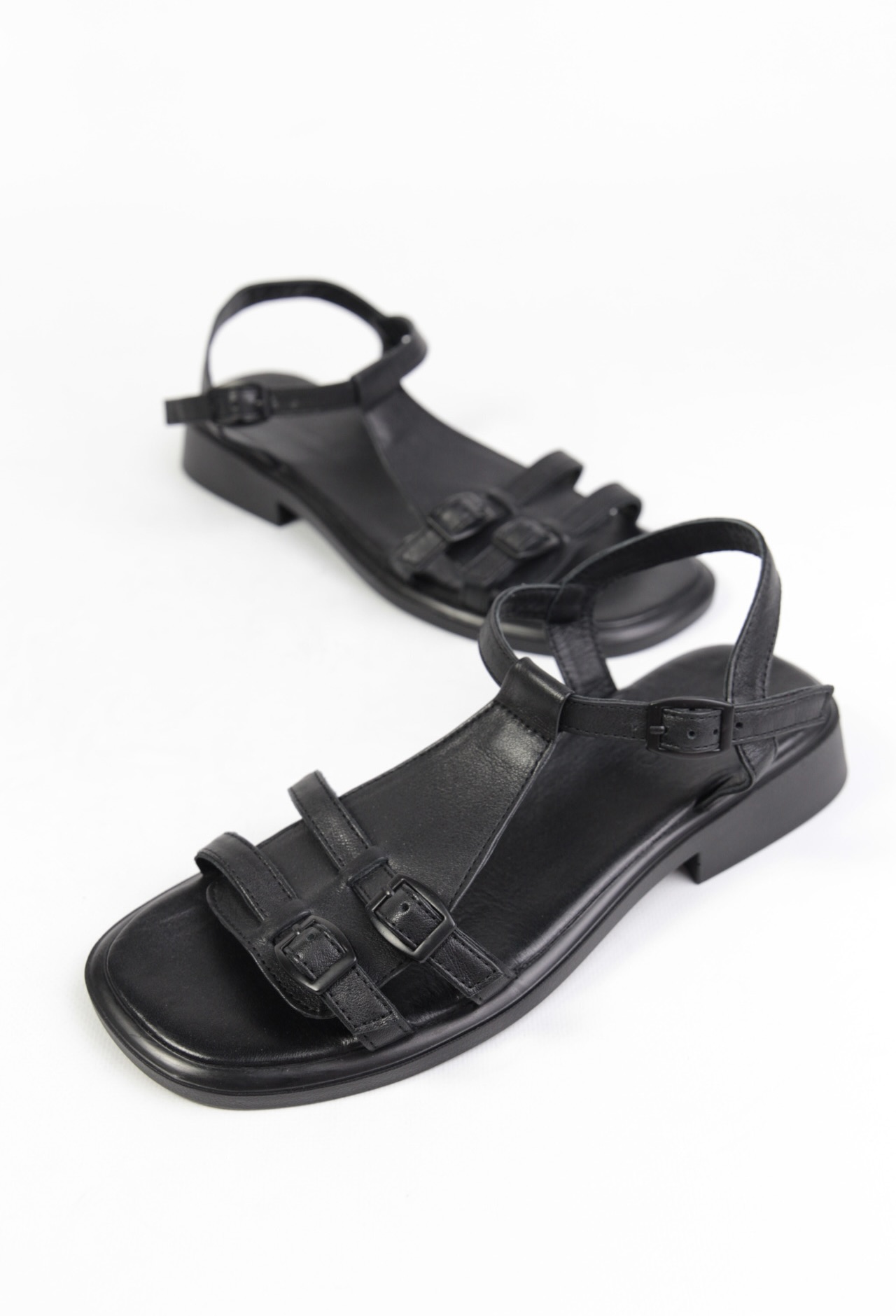 картинка Сандалии кожаные Benito от магазина Pratik