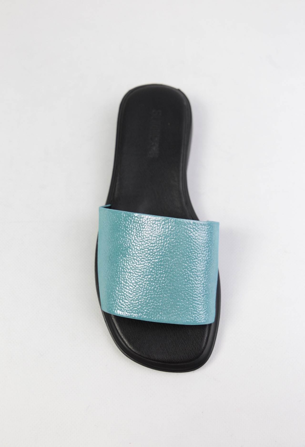 картинка Шлепанцы кожаные Benito от магазина Pratik