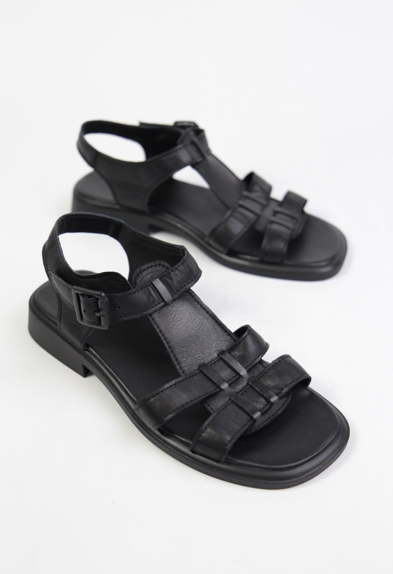 картинка Сандалии кожаные Benito от магазина Pratik