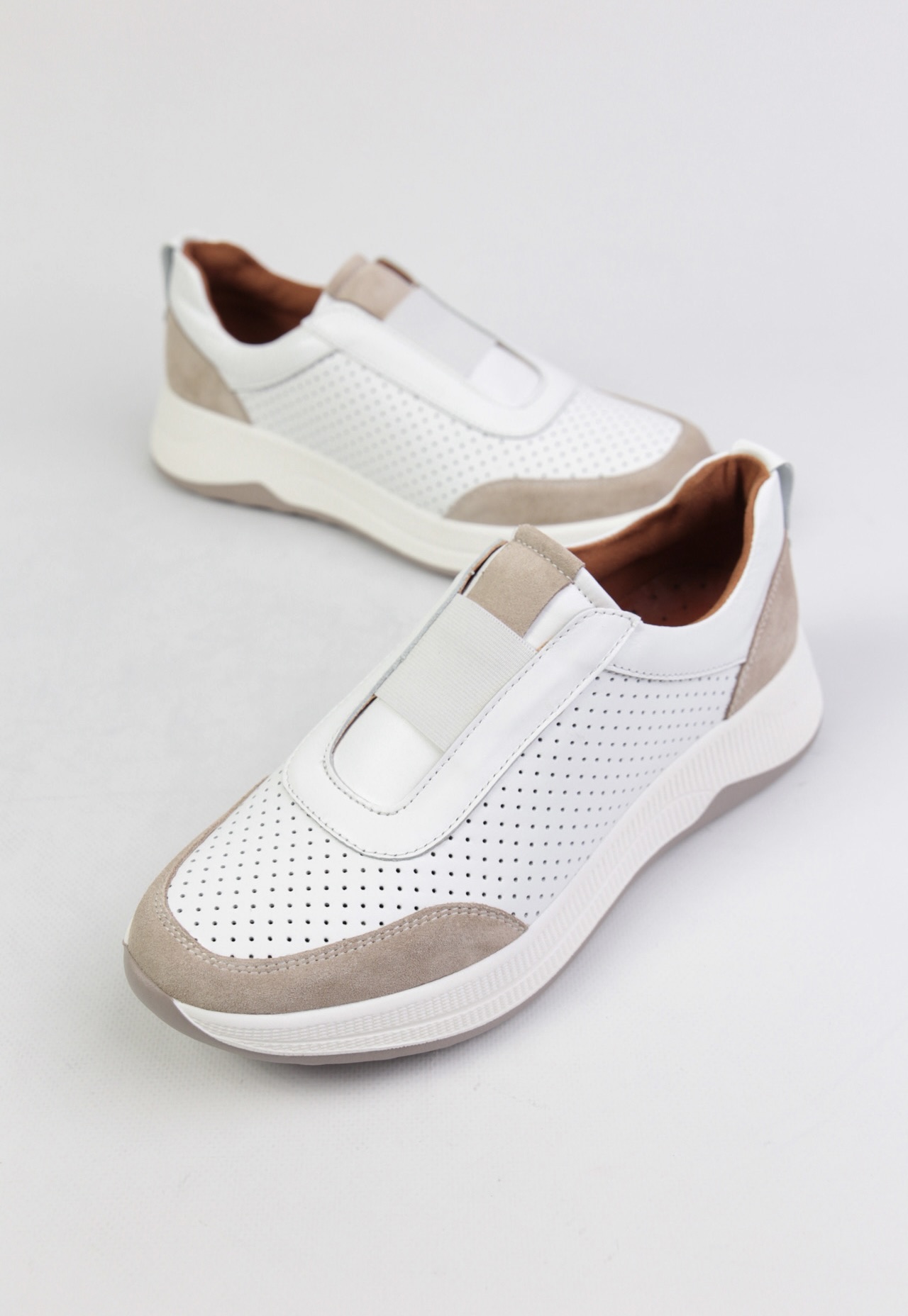 картинка  Кроссовки кожаные Benito от магазина Pratik