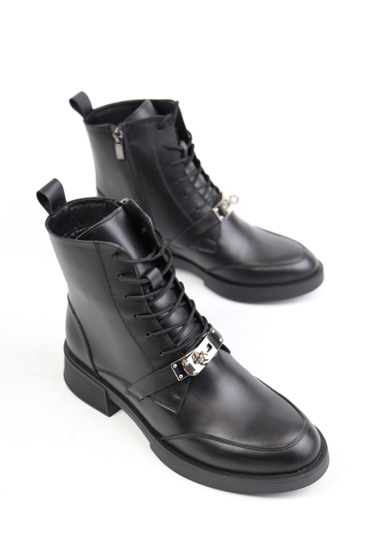 картинка Ботинки кожаные Benito от магазина Pratik