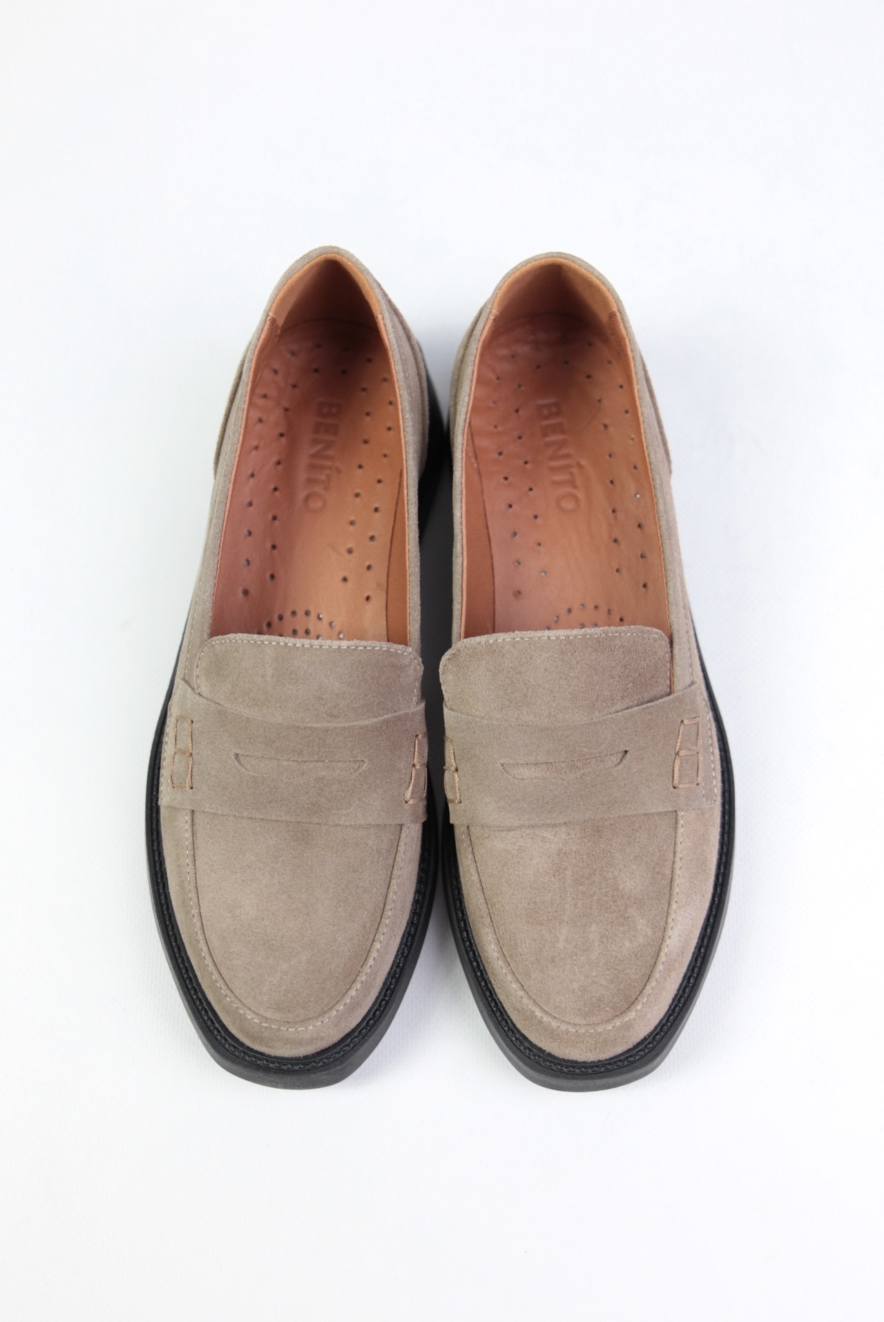 картинка Лоферы замшевые Benito от магазина Pratik