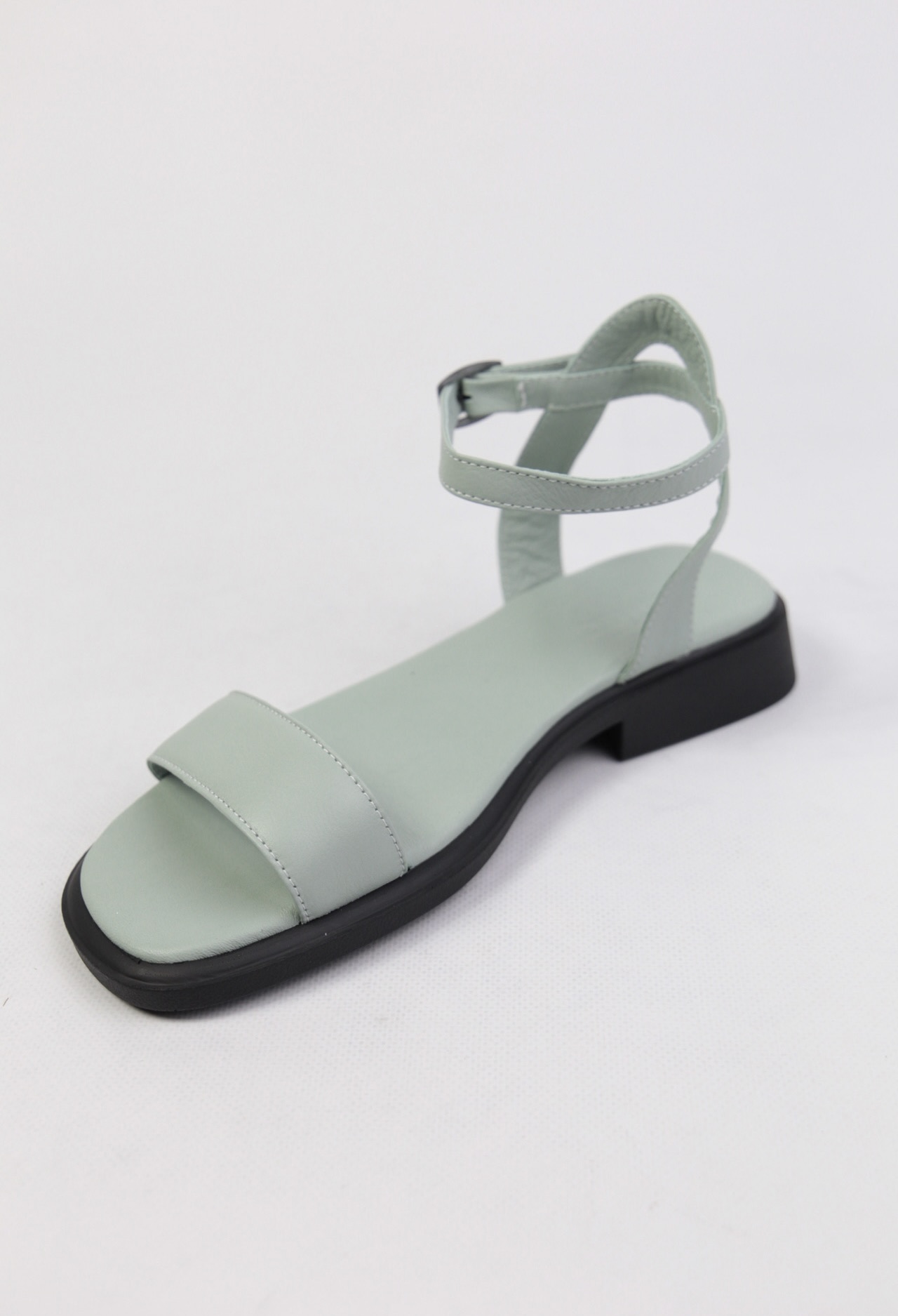 картинка Сандалии кожаные Benito от магазина Pratik