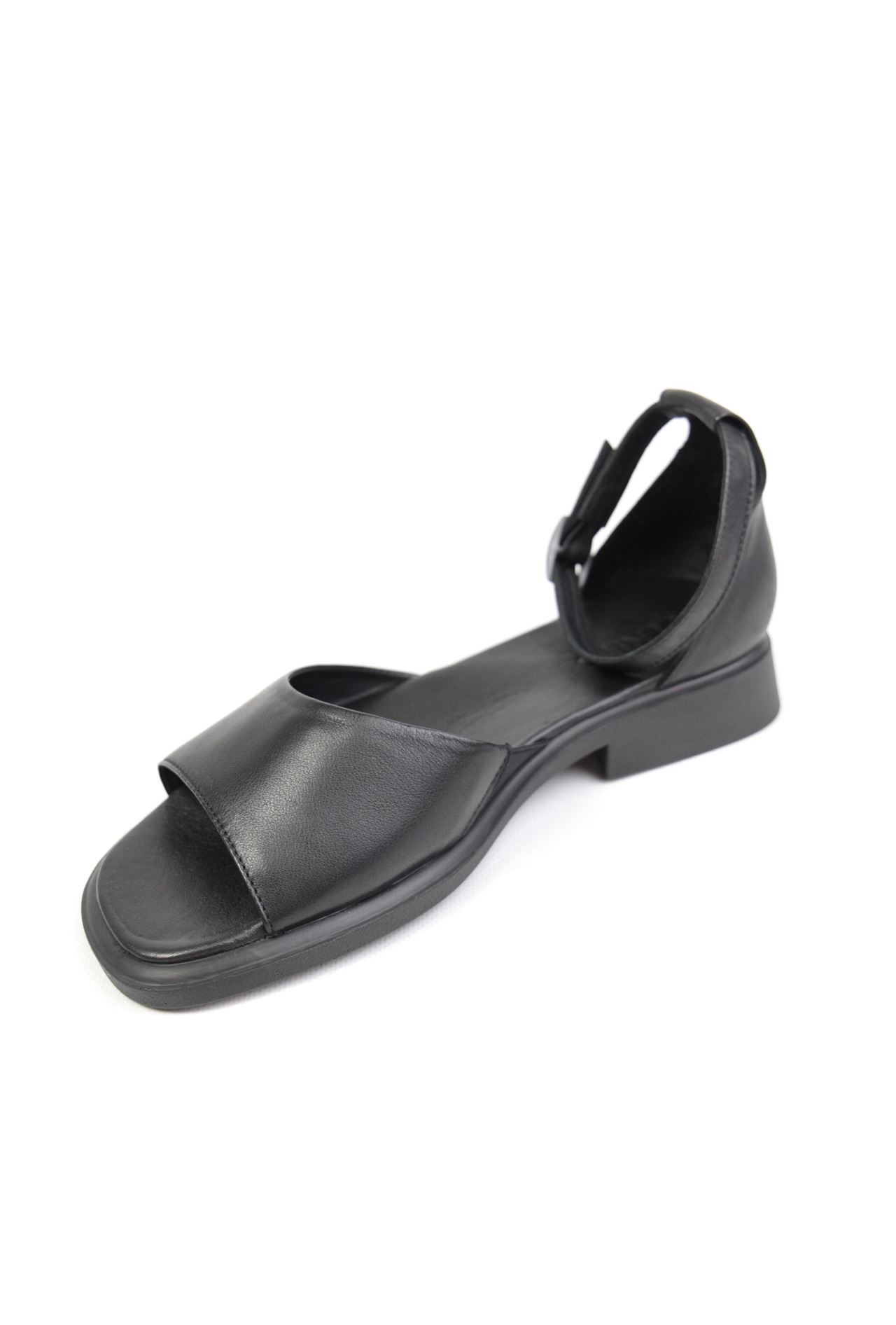 картинка Сандалии кожаные Benito от магазина Pratik