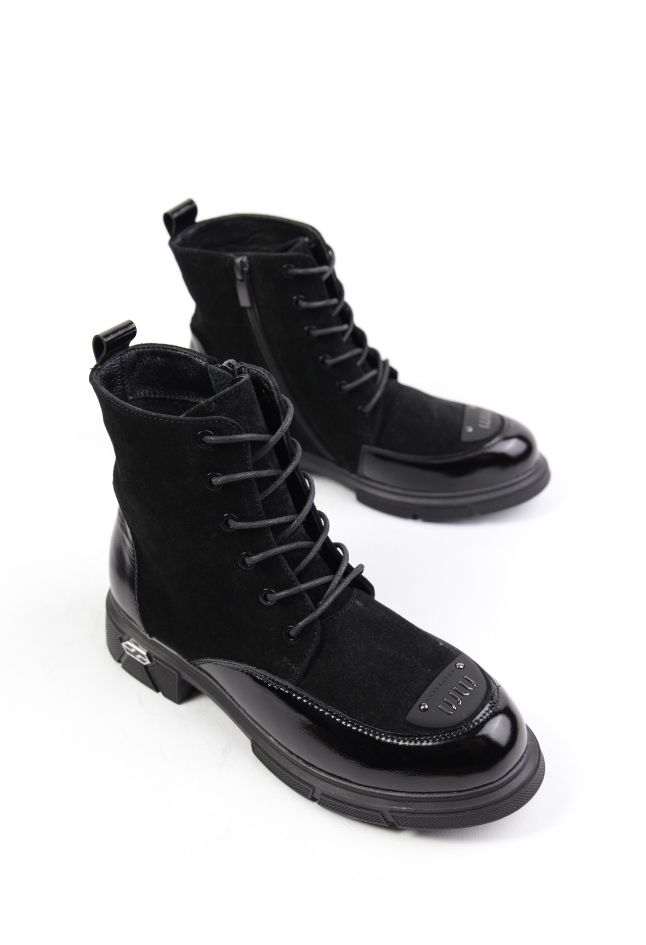 картинка Ботинки замшевые Benito от магазина Pratik