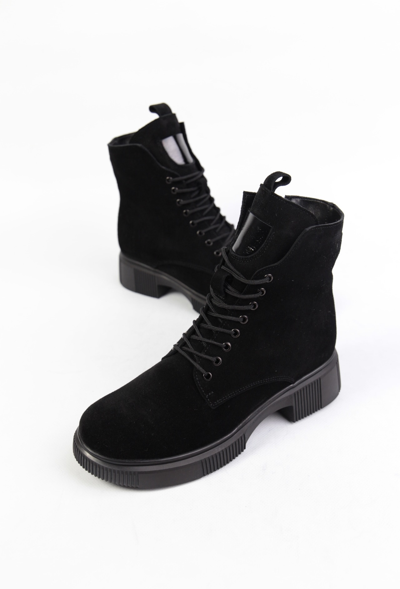 картинка Ботинки замшевые Benito от магазина Pratik