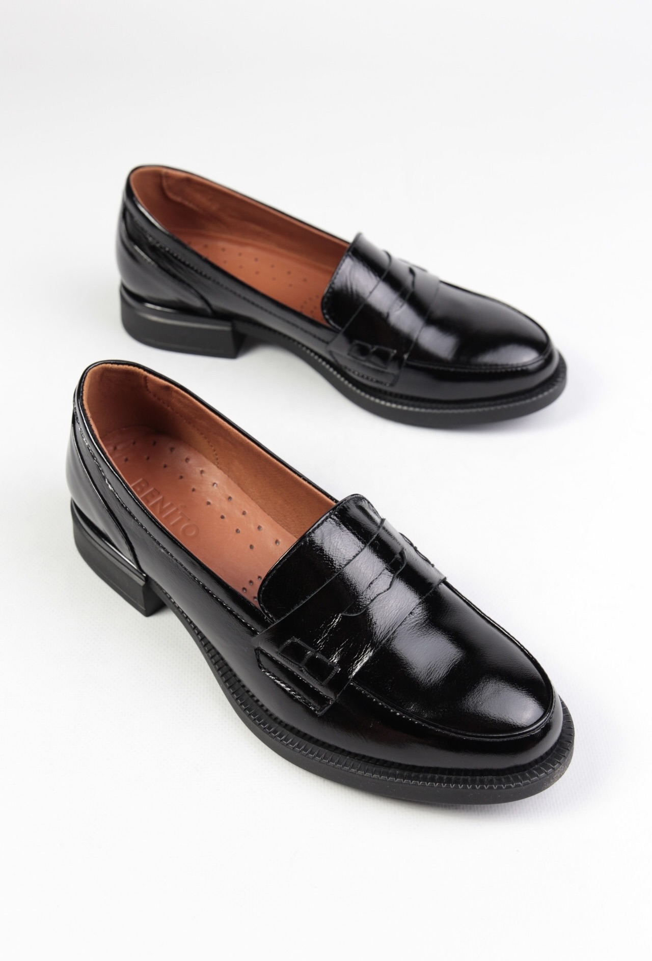 картинка Лоферы кожаные Benito от магазина Pratik