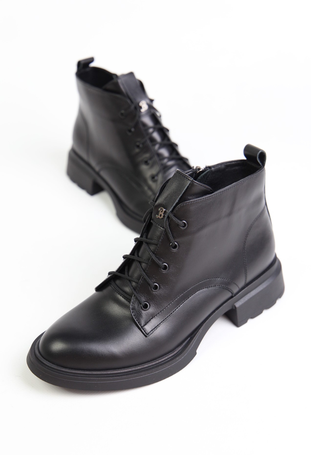 картинка Ботинки кожаные Benito от магазина Pratik