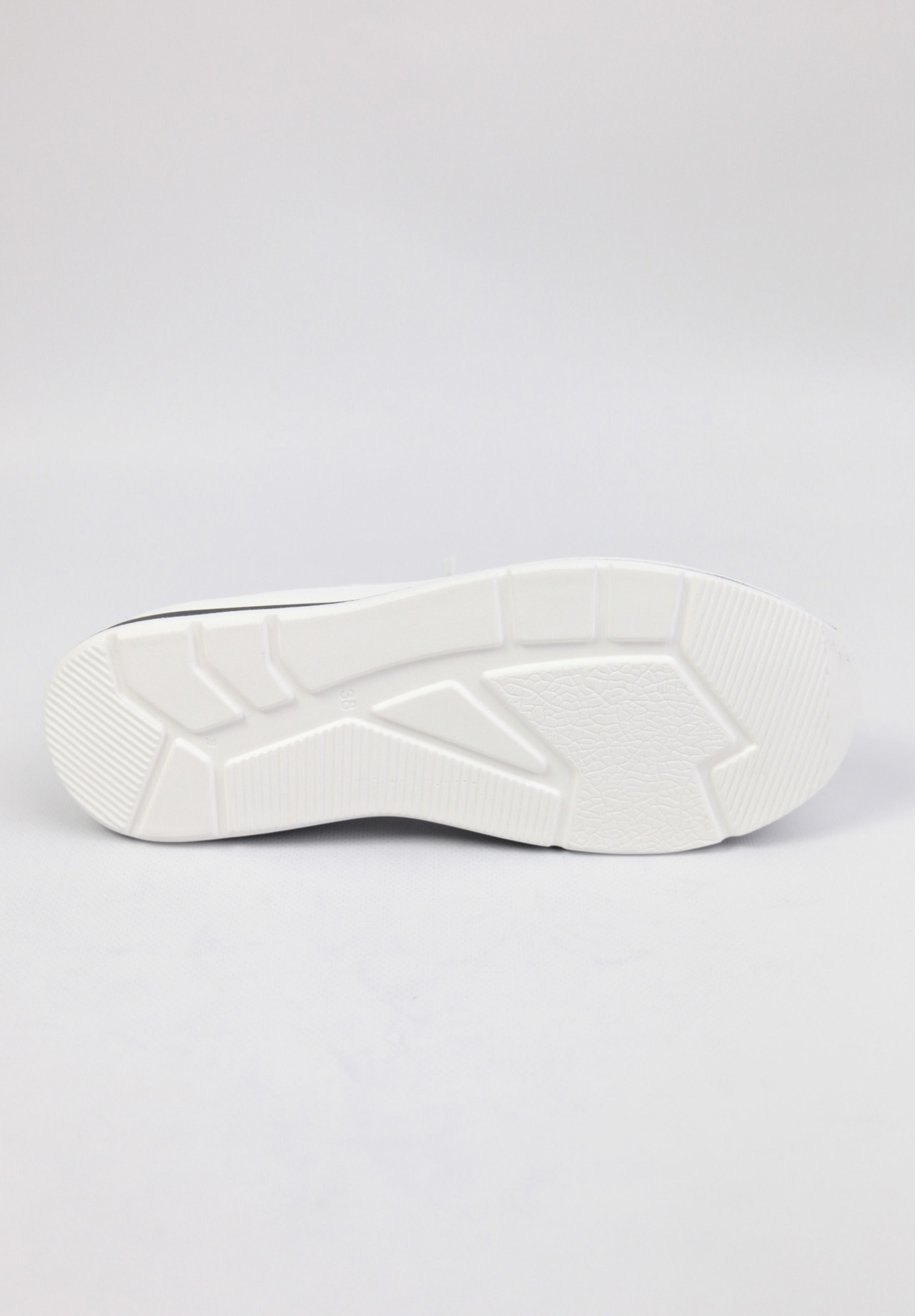 картинка Кроссовки кожаные Benito от магазина Pratik