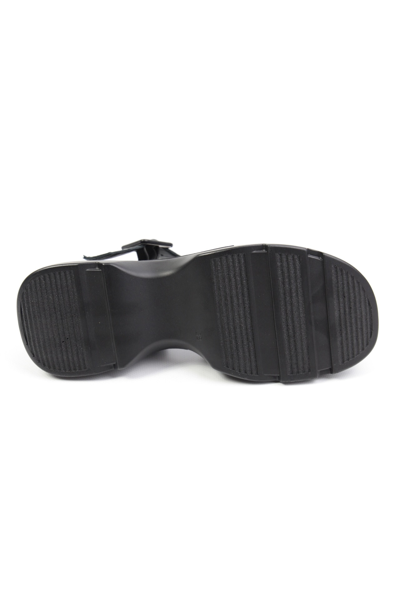 картинка Босоножки кожаные Benito от магазина Pratik