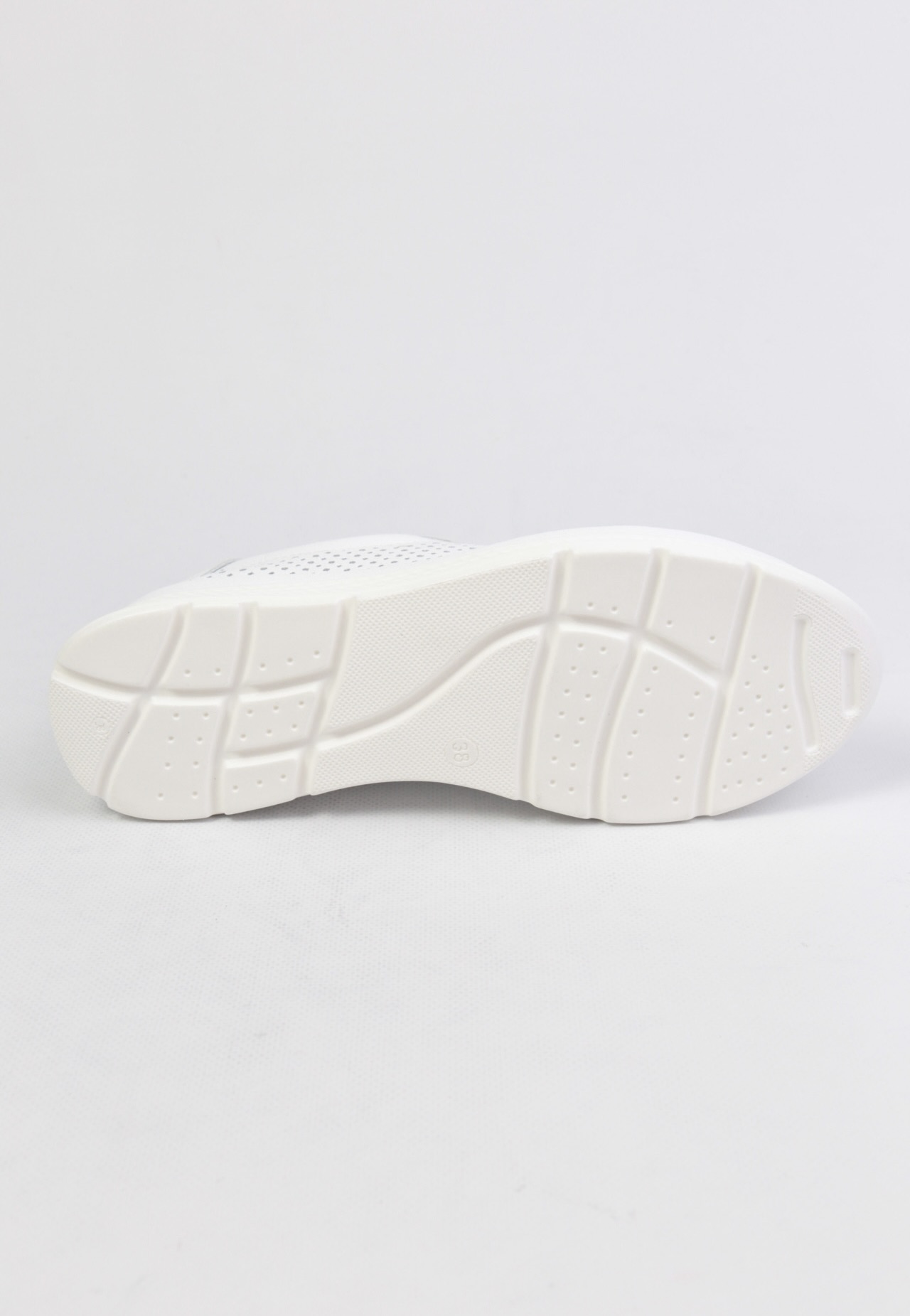 картинка Кроссовки кожаные Benito от магазина Pratik