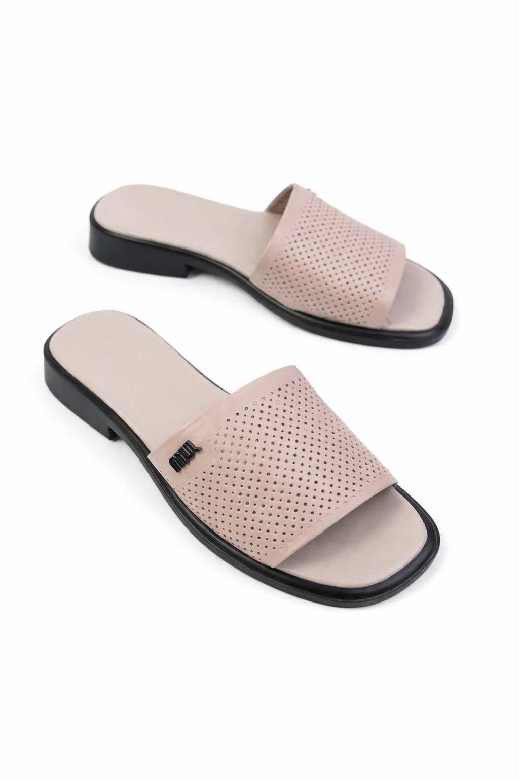 картинка Шлепанцы кожаные Benito от магазина Pratik