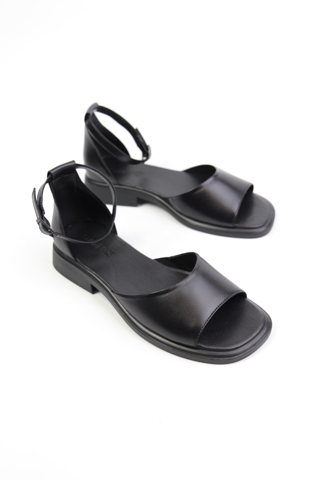 картинка Сандалии кожаные Benito от магазина Pratik