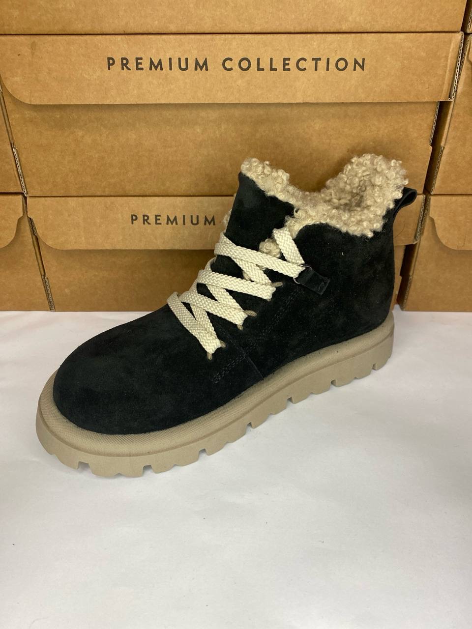 картинка Ботинки замшевые Benito от магазина Pratik