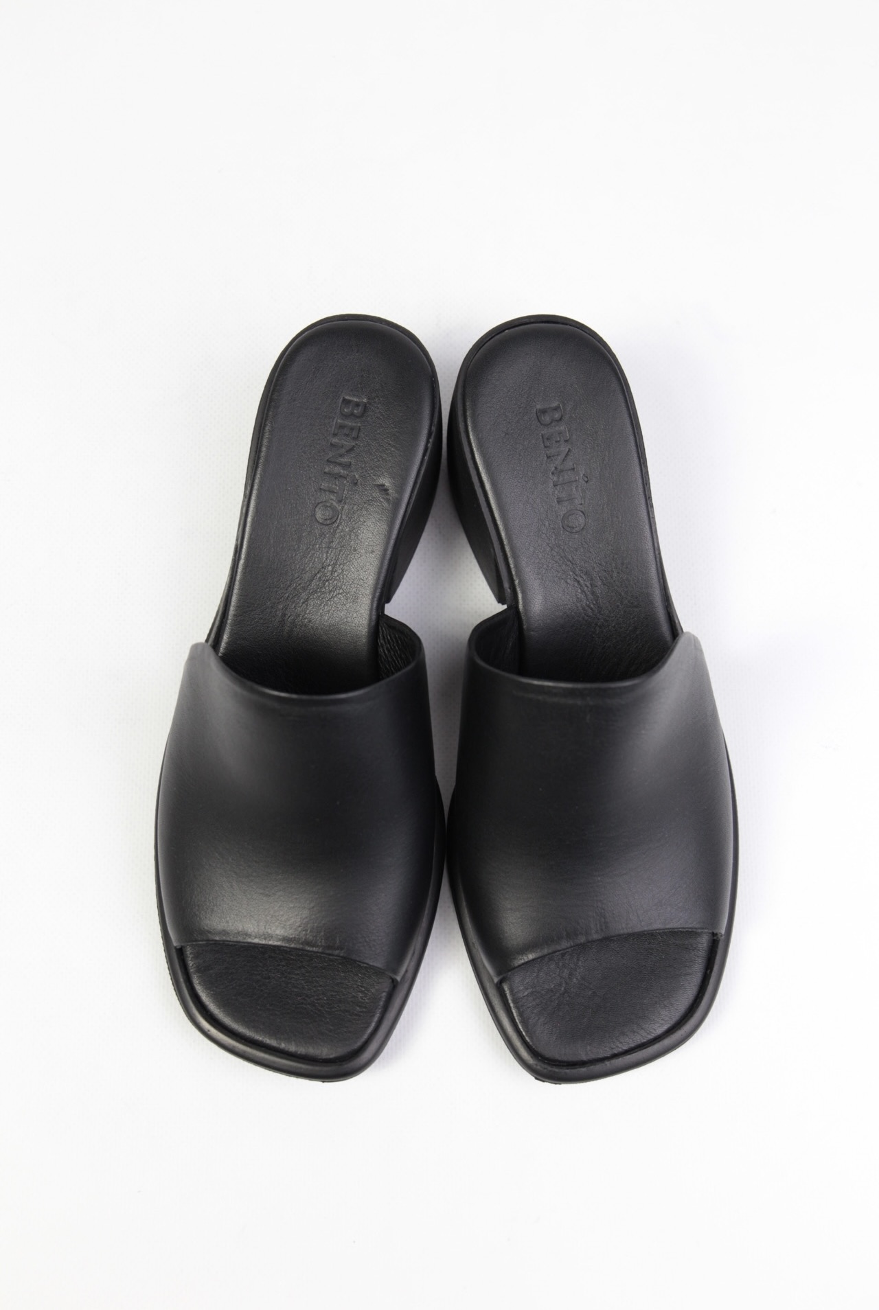 картинка Сабо кожаные Benito от магазина Pratik