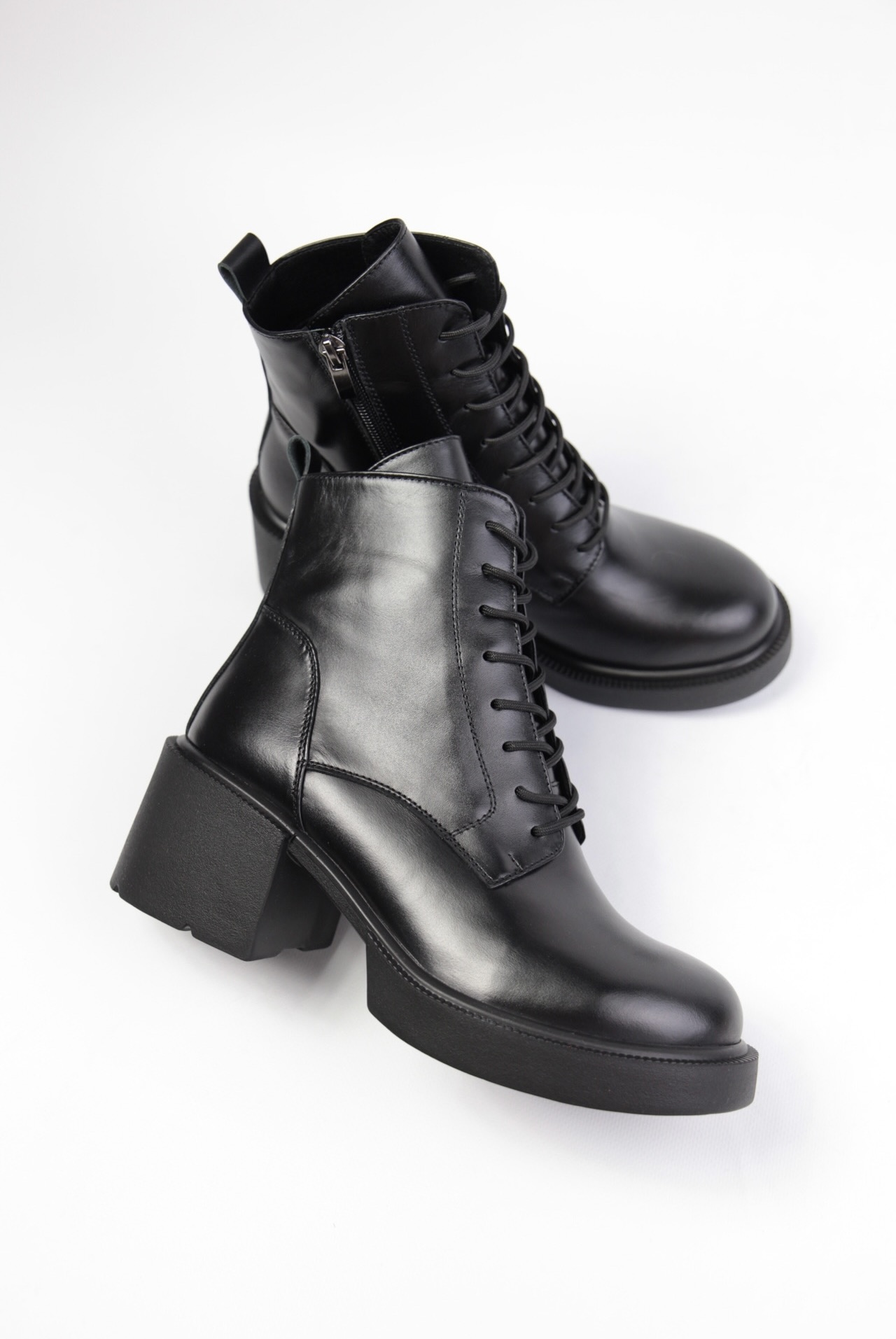 картинка Ботильоны кожаные Benito от магазина Pratik