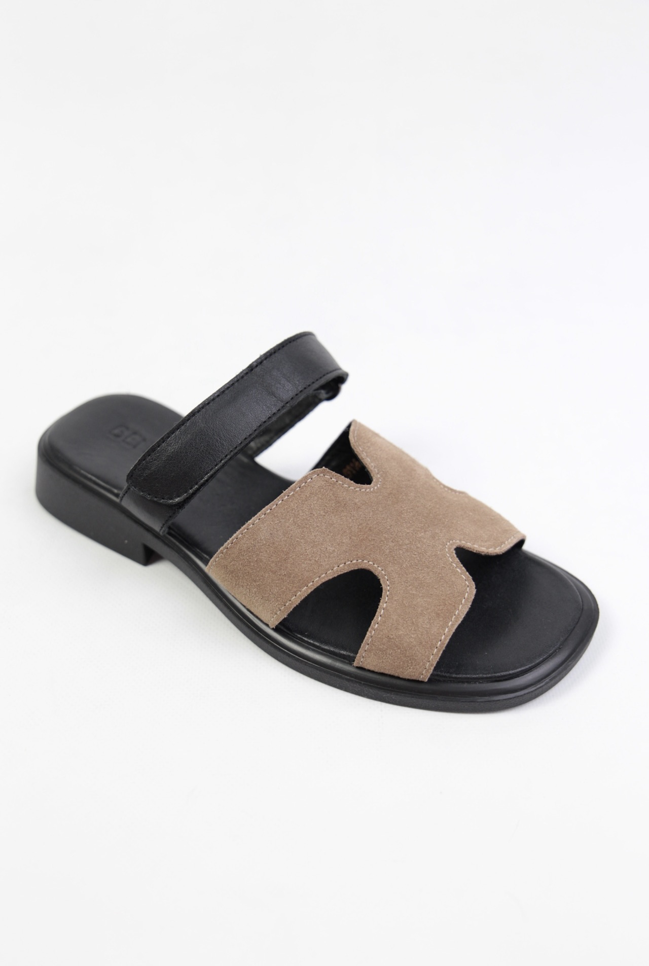 картинка Замшеві шльопанці Benito от магазина Pratik