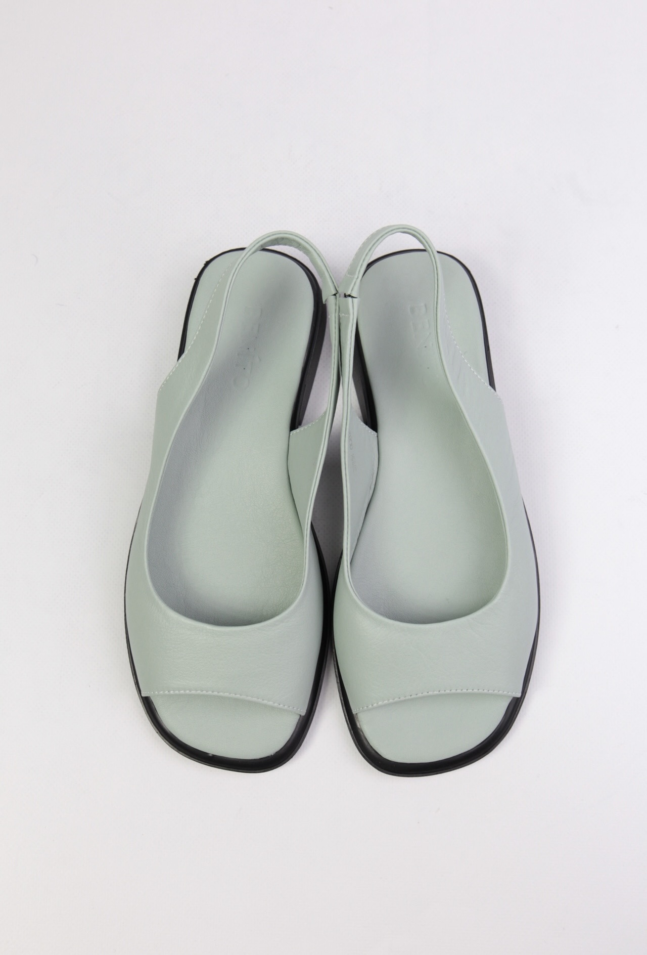 картинка Сандалии кожаные Benito от магазина Pratik