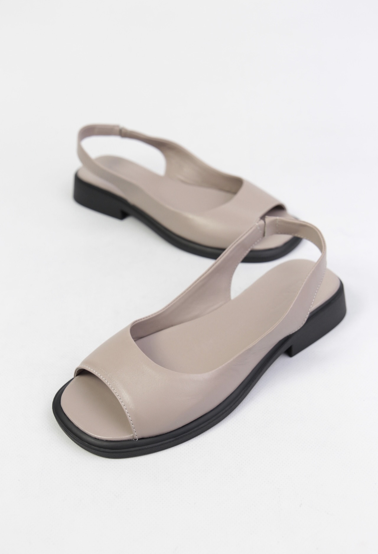 картинка Сандалии кожаные Benito от магазина Pratik