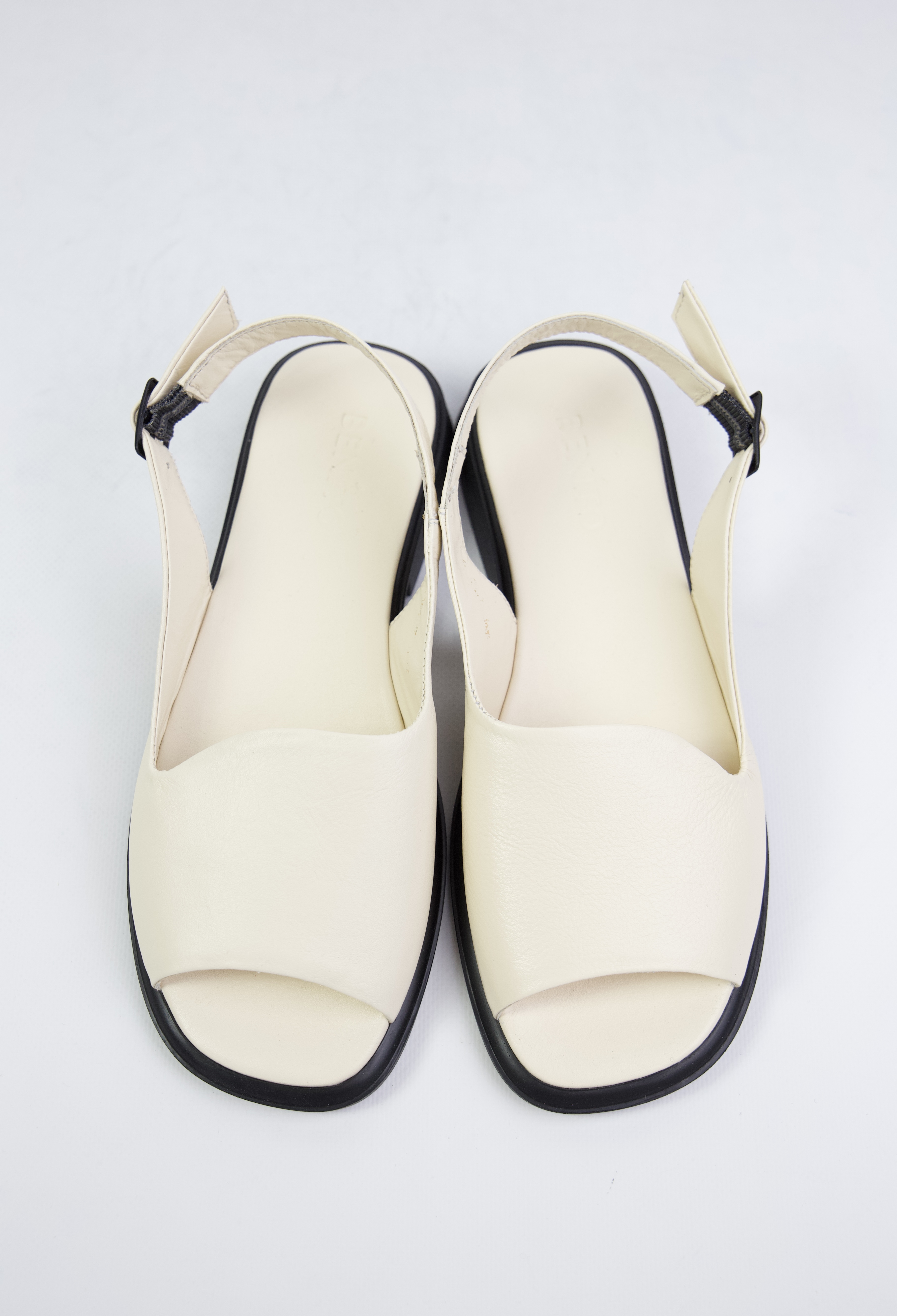 картинка Сандалии кожаные Benito от магазина Pratik