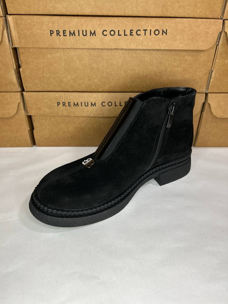 картинка Ботинки замшевые Benito от магазина Pratik