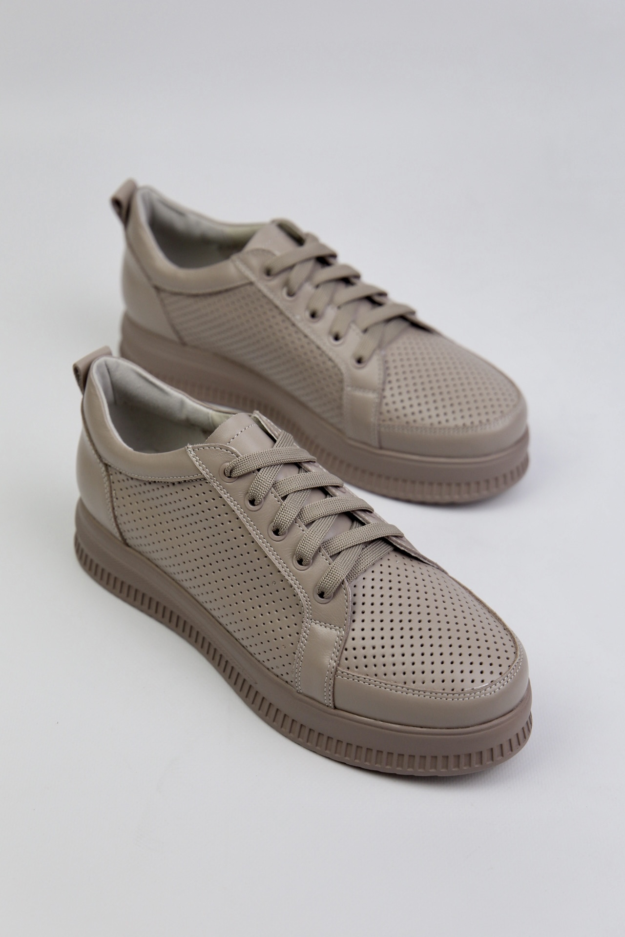 картинка Кеды кожаные Benito от магазина Pratik