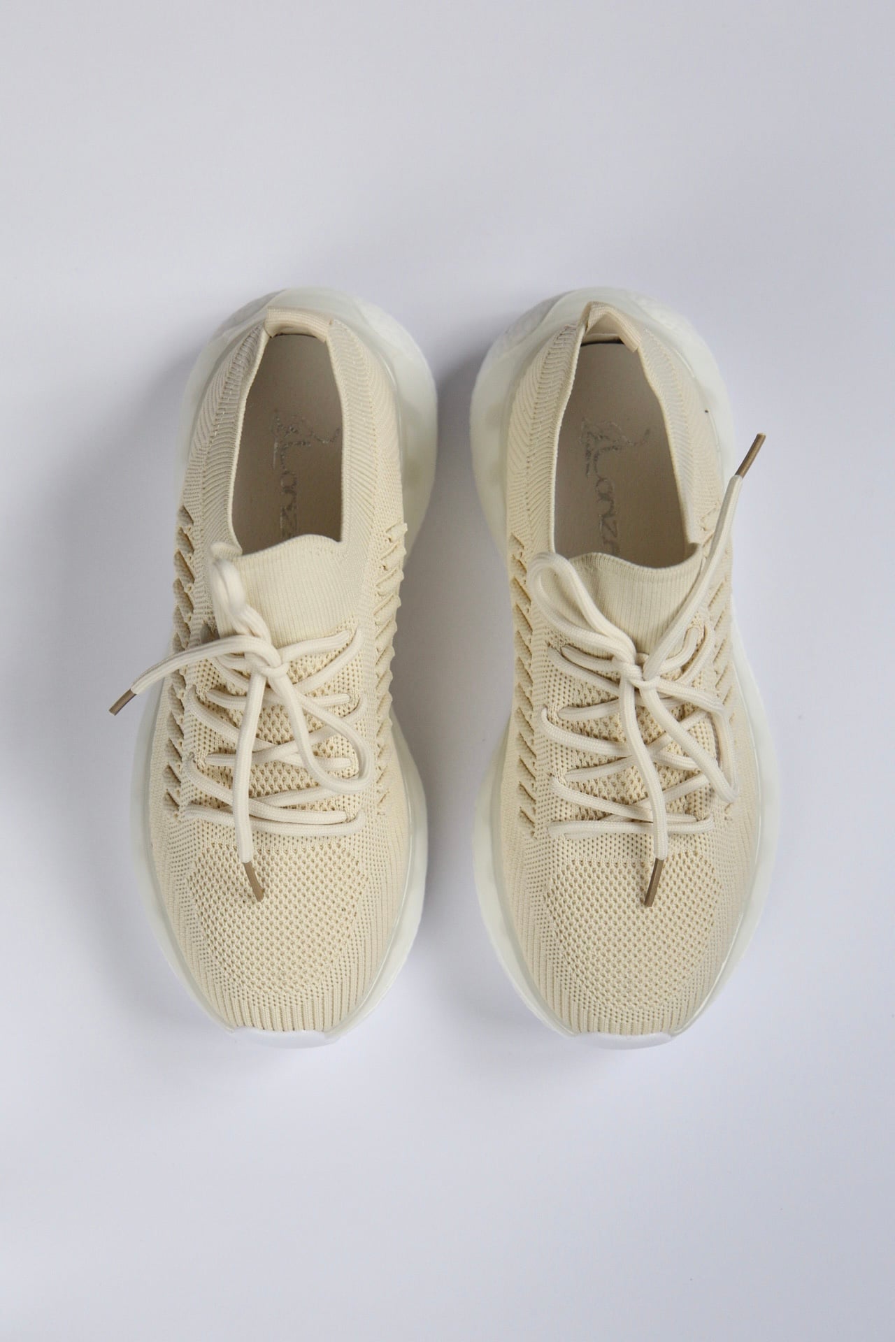 картинка Кроссовки женские Lonza от магазина Pratik