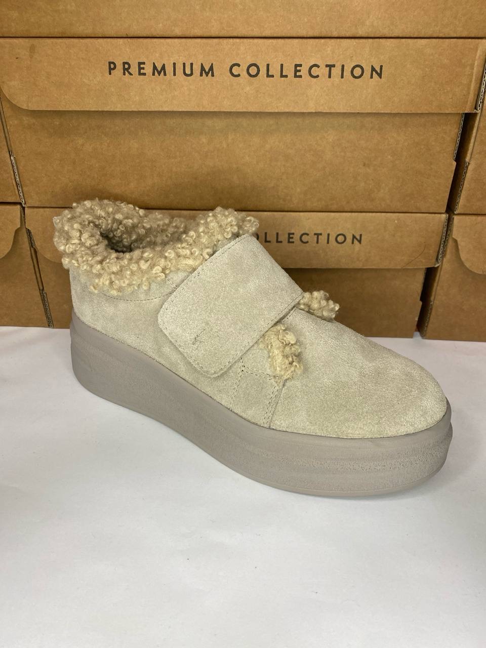 картинка Ботинки замшевые Benito от магазина Pratik