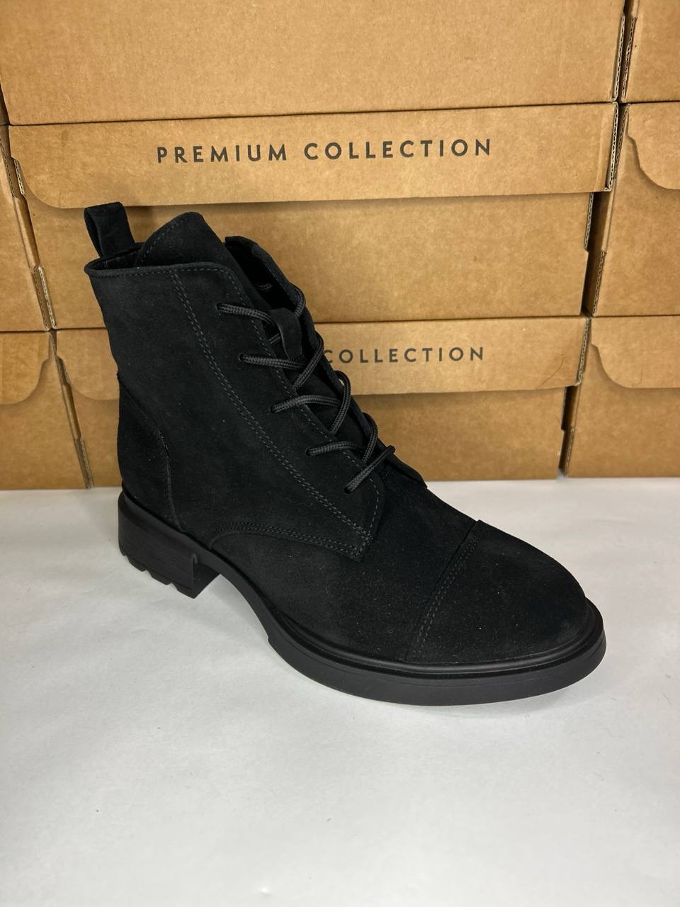 картинка Ботинки замшевые Benito от магазина Pratik