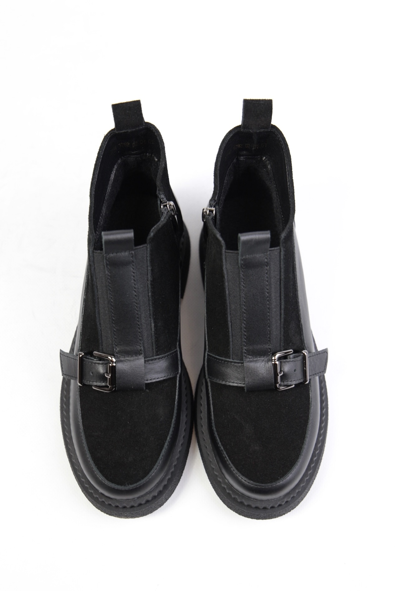 картинка Ботинки замшевые Benito от магазина Pratik