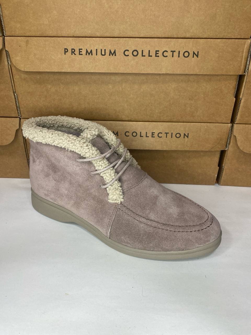 картинка Ботинки замшевые Benito от магазина Pratik