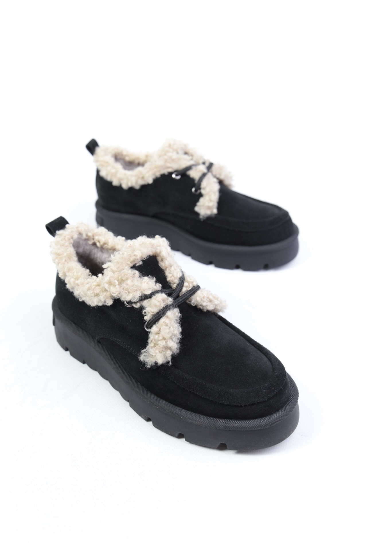 картинка Ботинки замшевые Benito от магазина Pratik