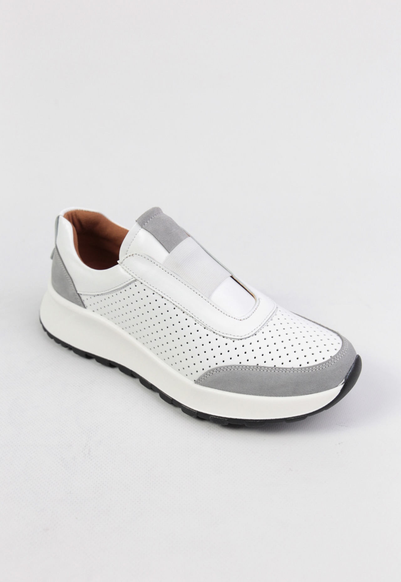 картинка  Кроссовки кожаные Benito от магазина Pratik