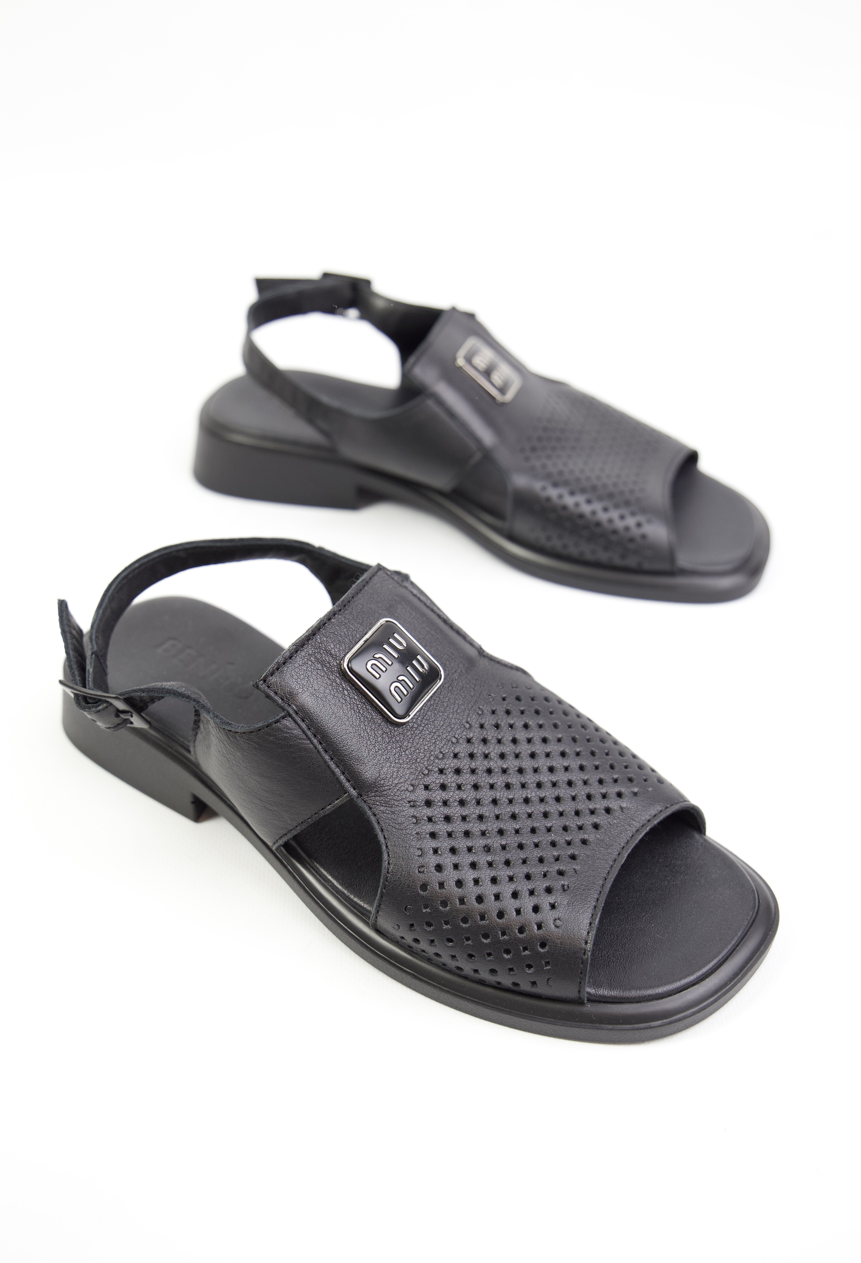 картинка Сандалии кожаные Benito от магазина Pratik