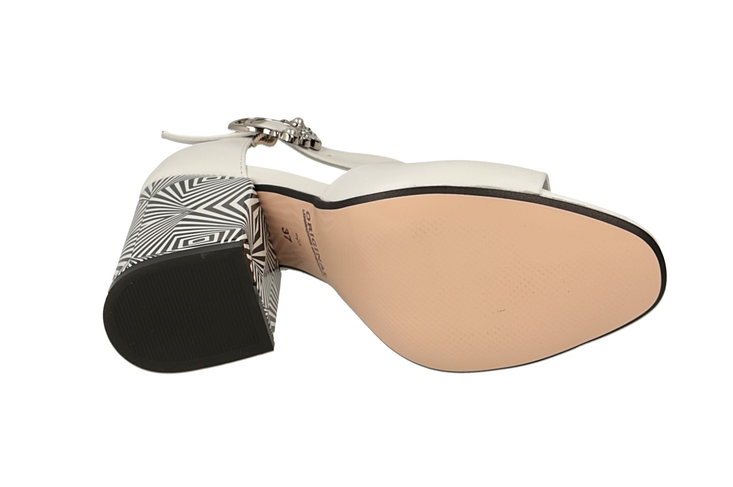 картинка Босоножки кожаные Kluchini от магазина Pratik