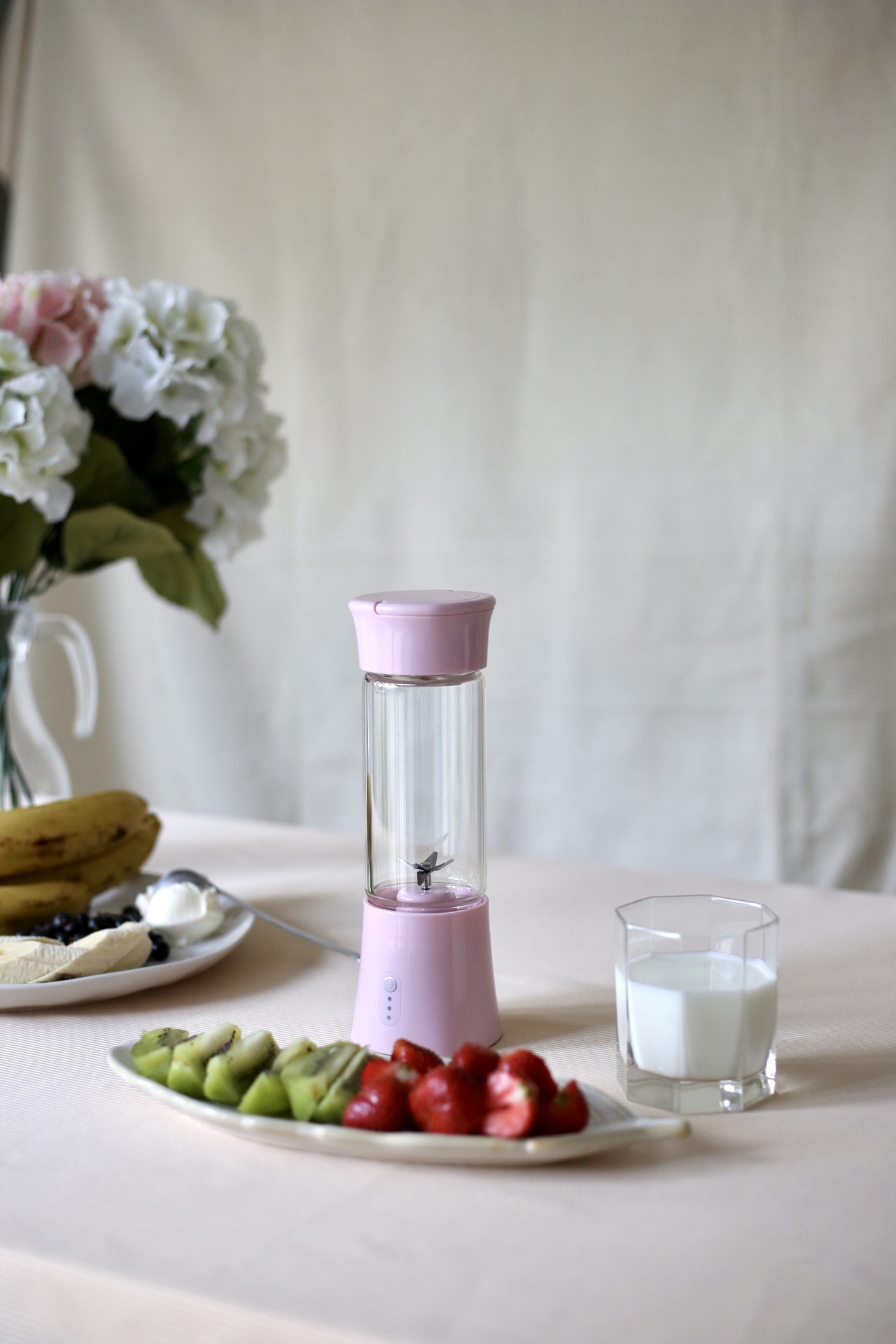 картинка Мини блендер Розовый от магазина Pratik