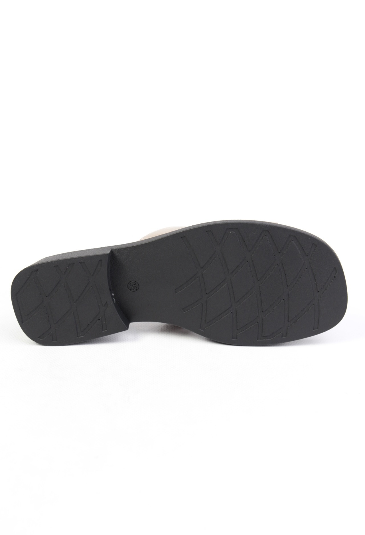 картинка Шлепанцы кожаные Benito от магазина Pratik