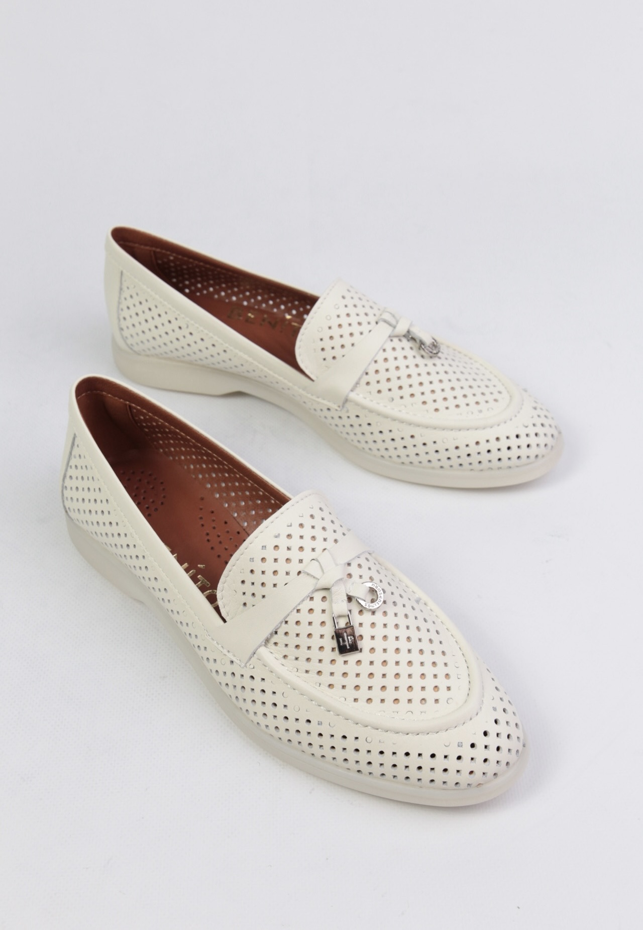 картинка Туфли кожаные Benito от магазина Pratik