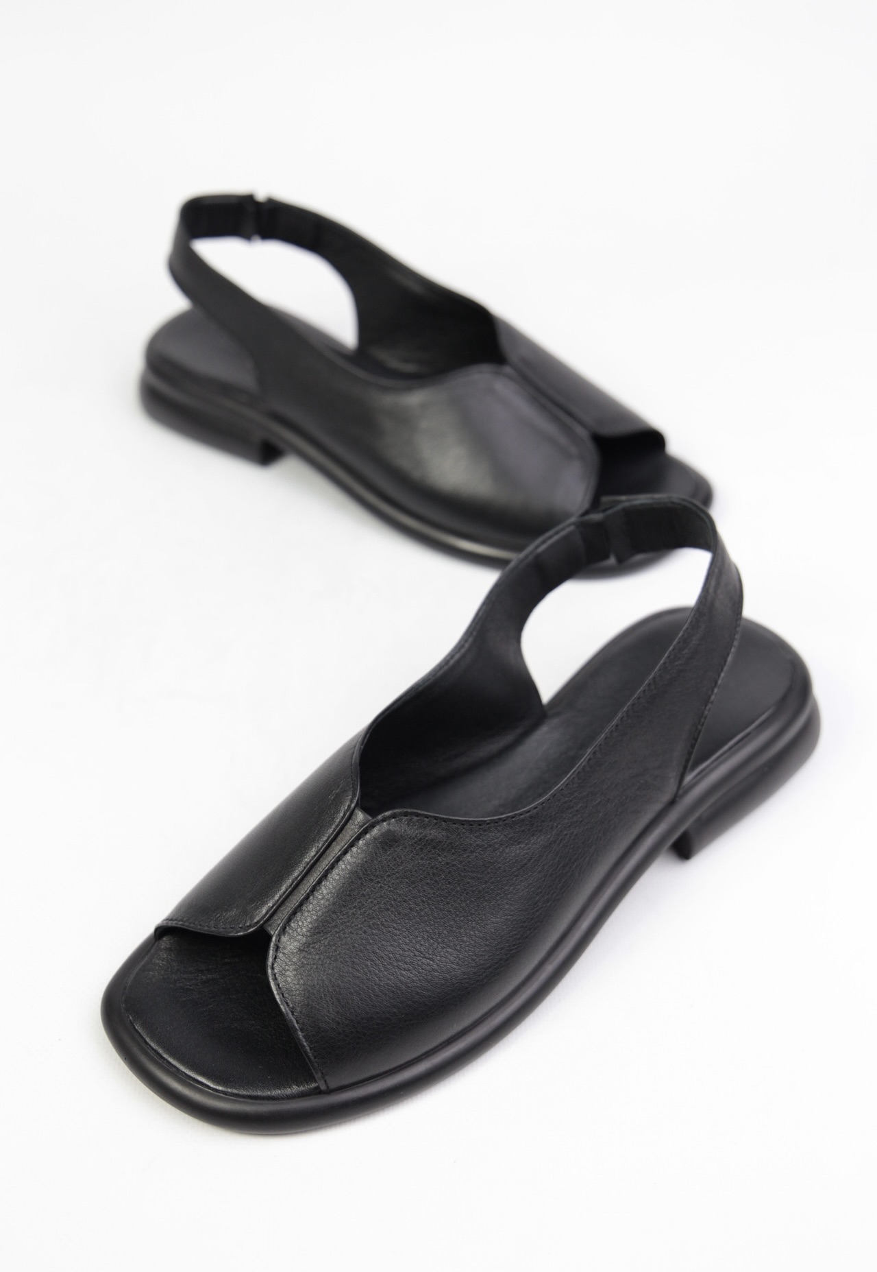 картинка Сандалии кожаные Benito от магазина Pratik