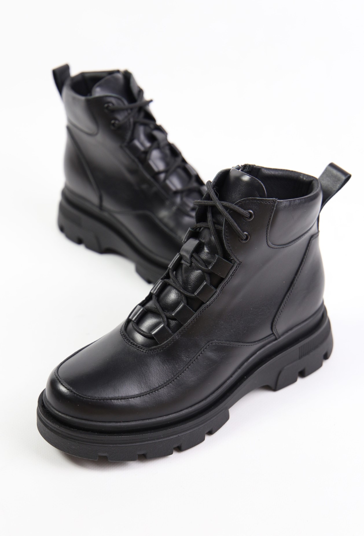 картинка Ботинки кожаные Benito от магазина Pratik