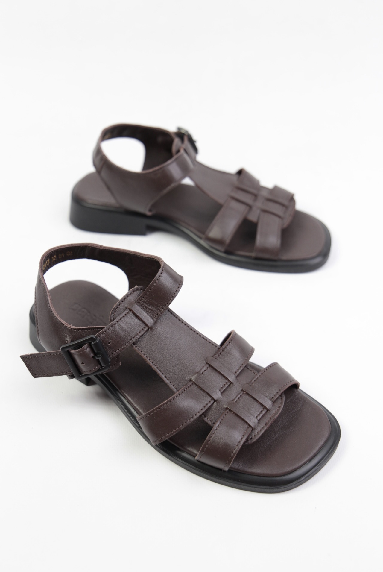 картинка Сандалии кожаные Benito от магазина Pratik