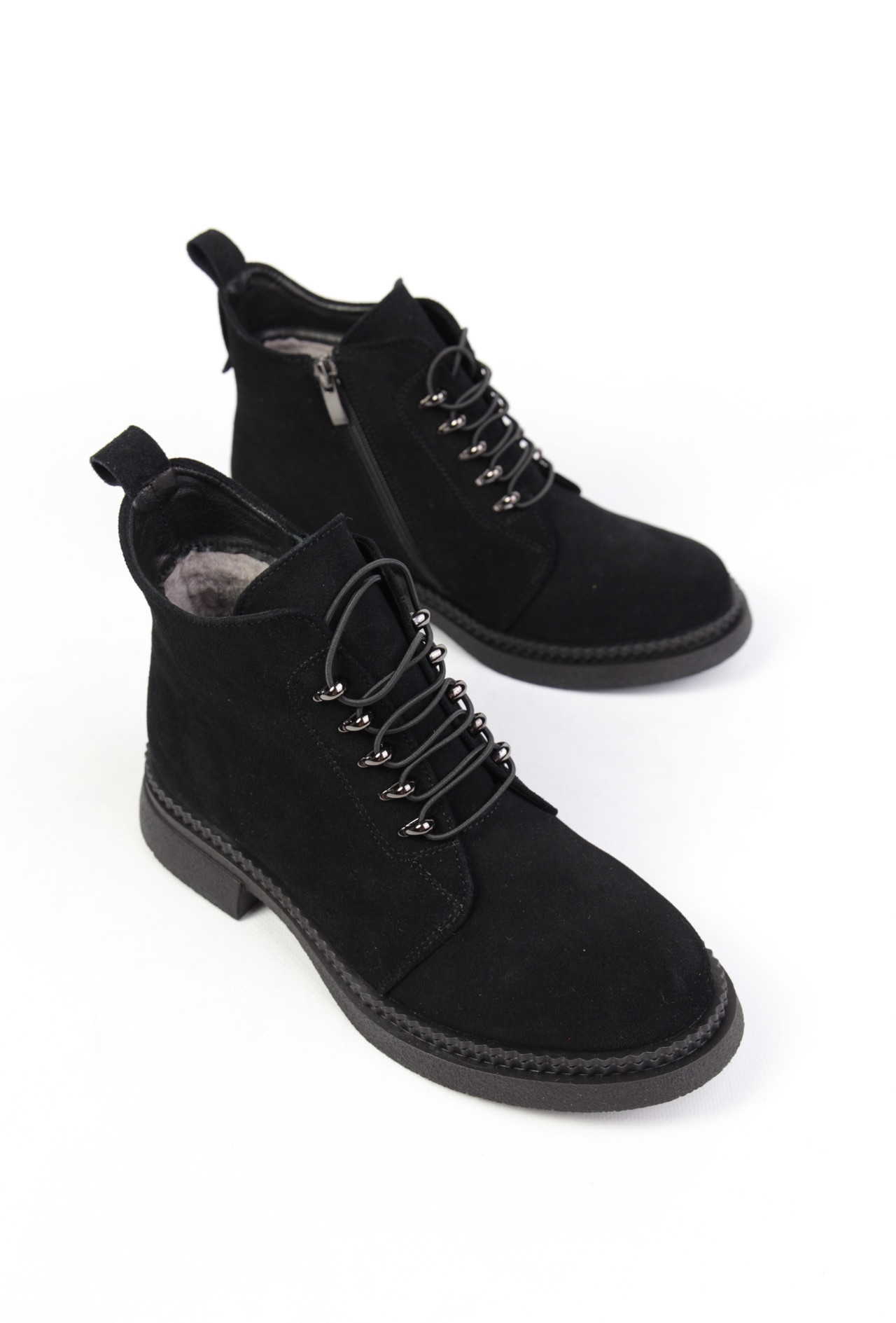 картинка Ботинки замшевые Benito от магазина Pratik