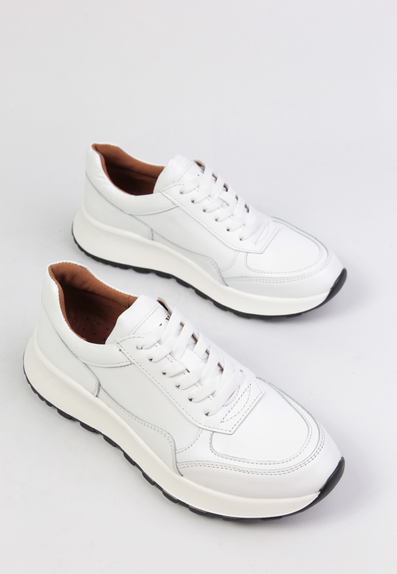 картинка Кроссовки кожаные Benito от магазина Pratik