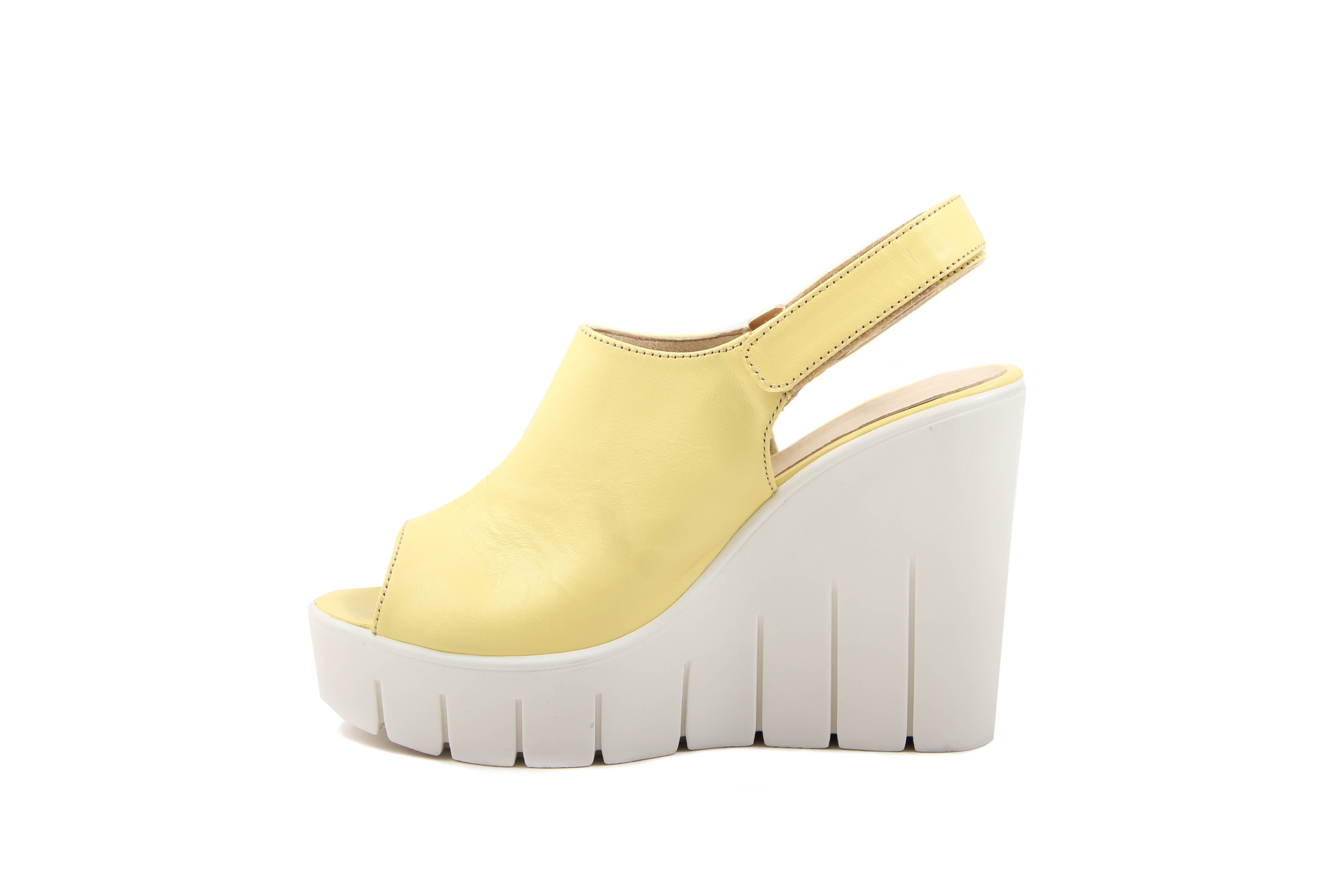 картинка Босоножки кожаные Mariani от магазина Pratik