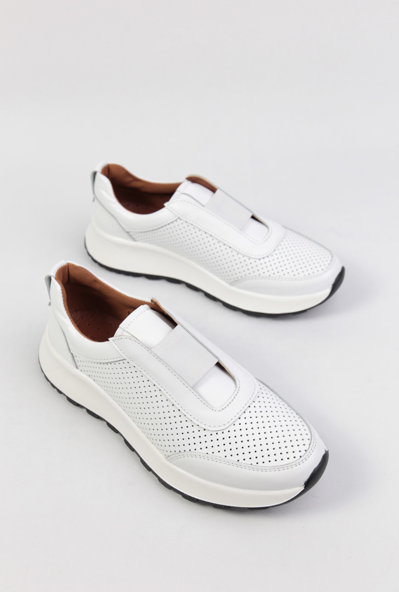 картинка  Кроссовки кожаные Benito от магазина Pratik