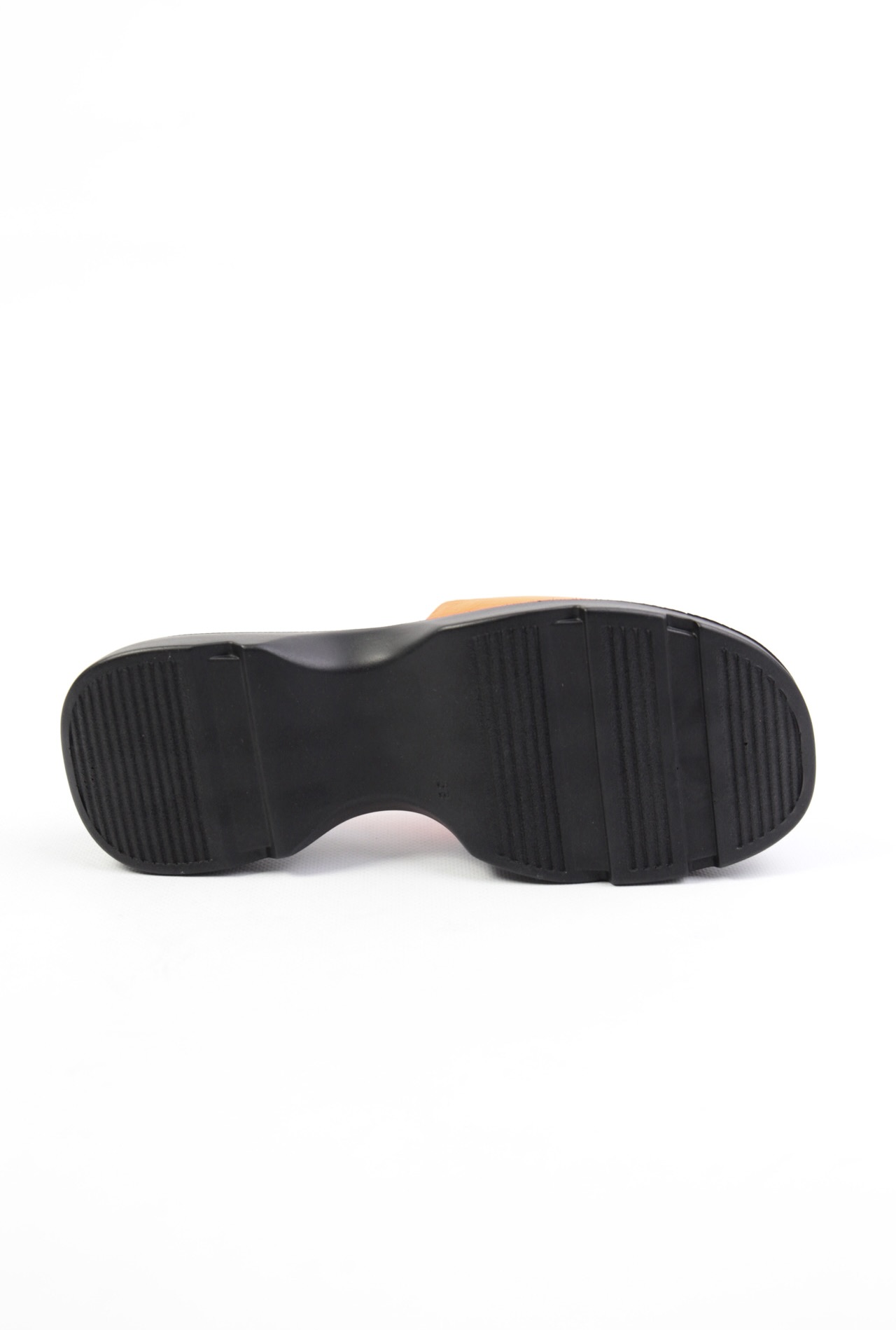 картинка Шлепанцы кожаные Benito от магазина Pratik