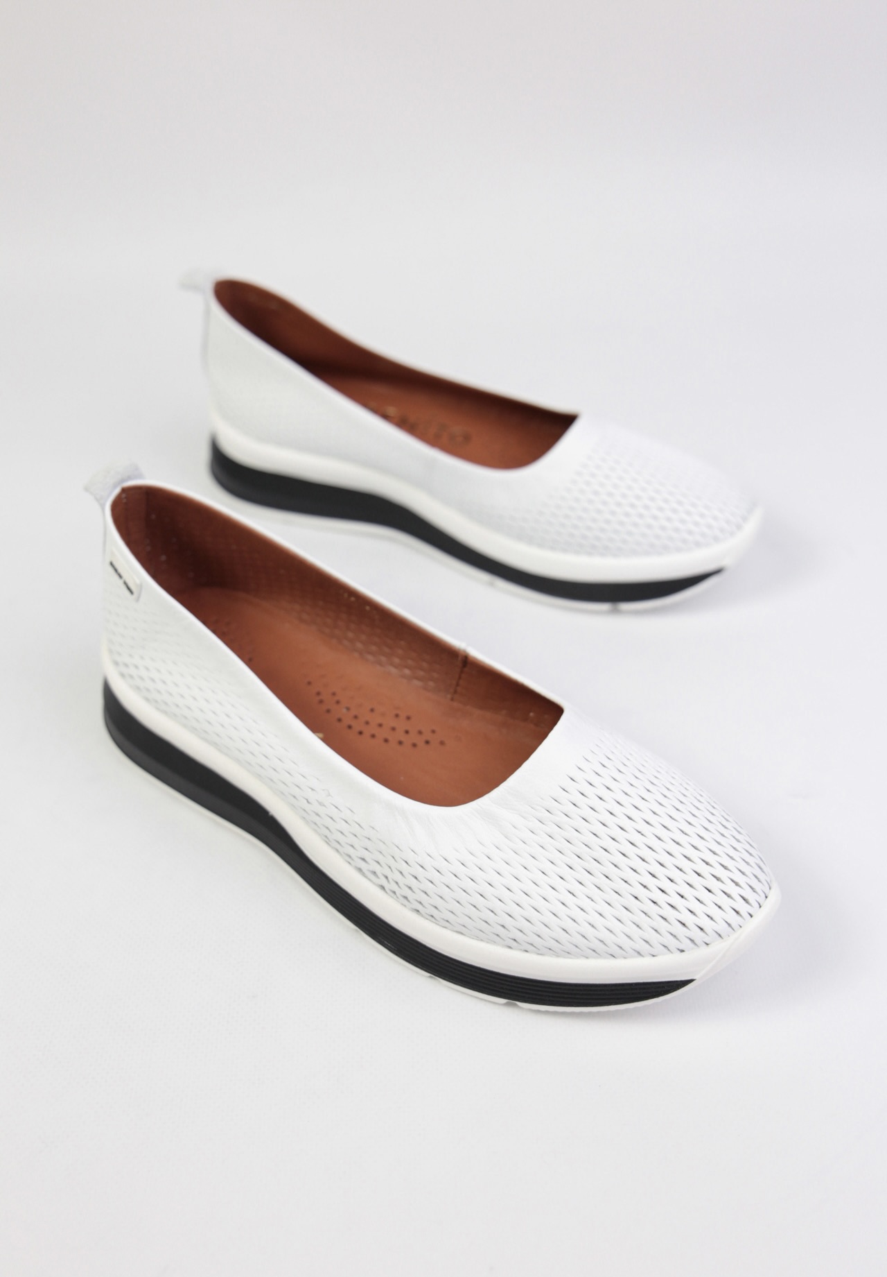 картинка Балетки кожаные Benito от магазина Pratik