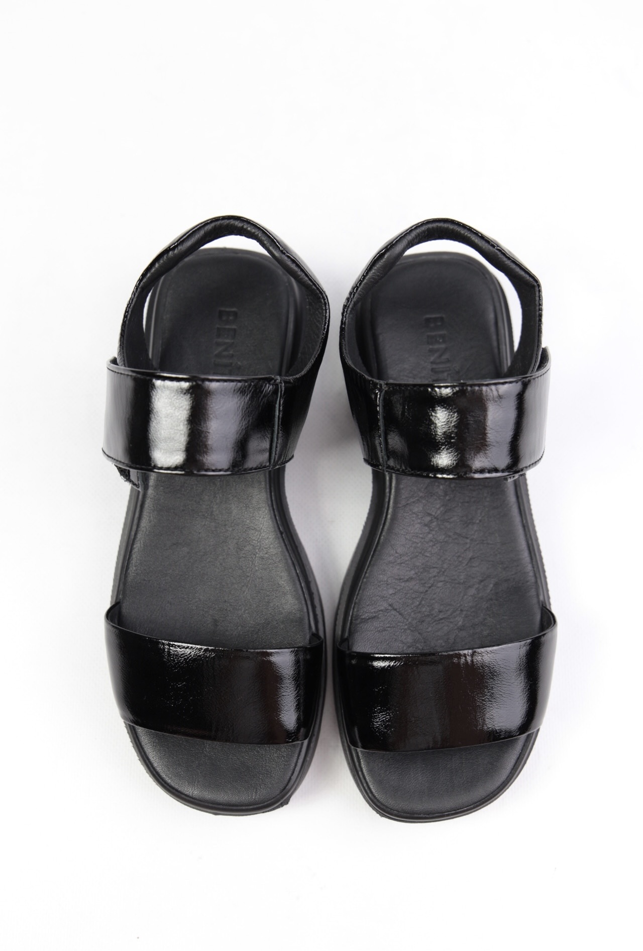 картинка Босоножки кожаные Benito от магазина Pratik