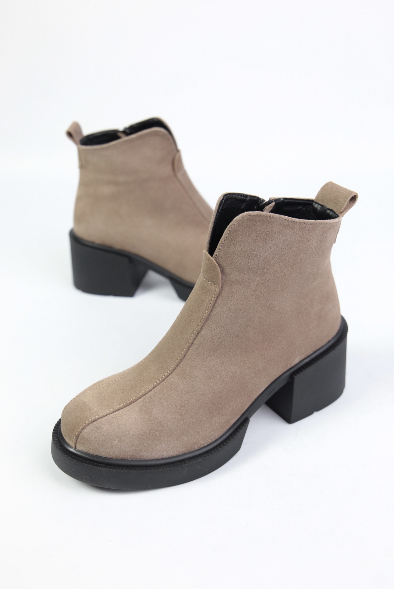 картинка Ботильоны замшевые Benito от магазина Pratik